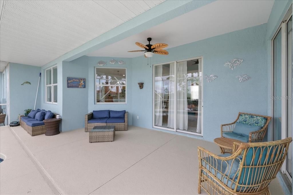 For Sale: $400,000 (3 beds, 2 baths, 2032 Square Feet)