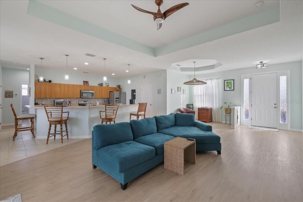 For Sale: $400,000 (3 beds, 2 baths, 2032 Square Feet)