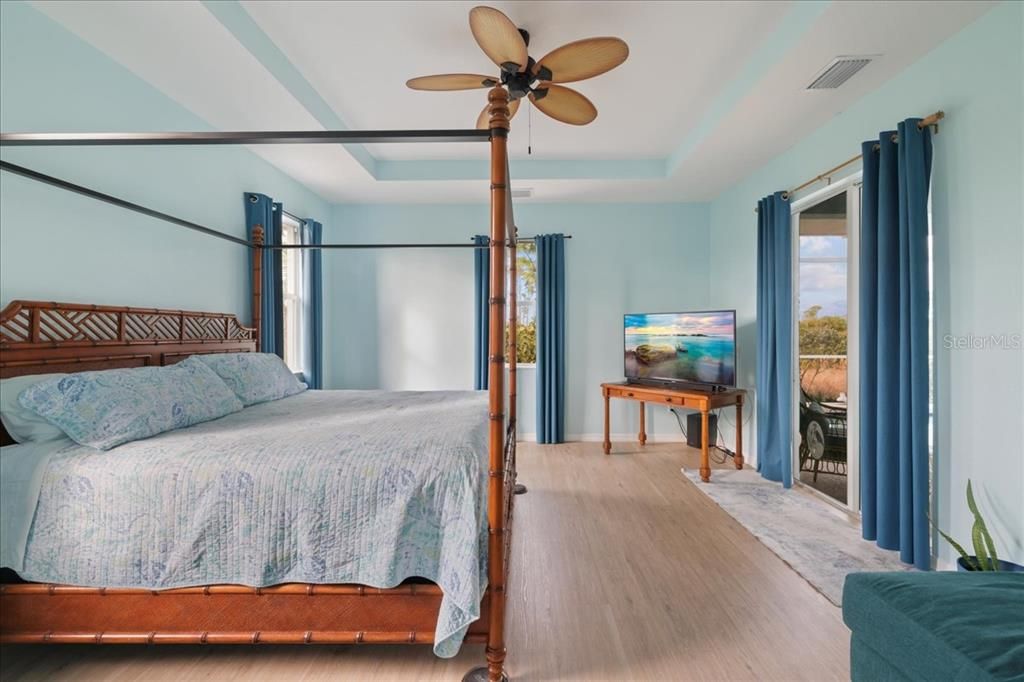 For Sale: $400,000 (3 beds, 2 baths, 2032 Square Feet)