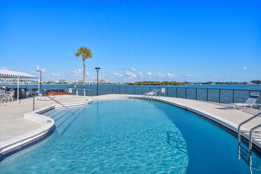 待售: $415,000 (2 贝兹, 2 浴室, 1165 平方英尺)