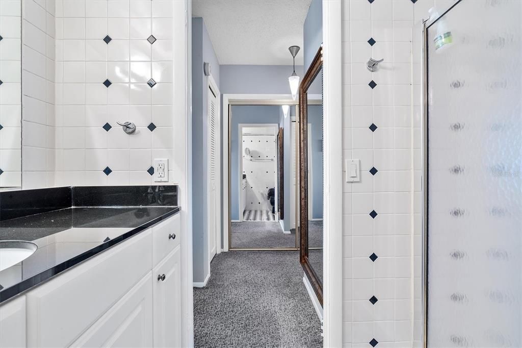 待售: $415,000 (2 贝兹, 2 浴室, 1165 平方英尺)