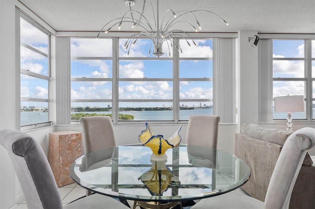 待售: $415,000 (2 贝兹, 2 浴室, 1165 平方英尺)