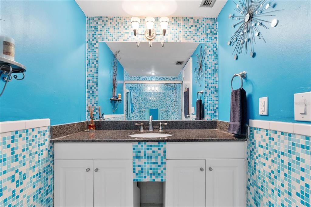 待售: $415,000 (2 贝兹, 2 浴室, 1165 平方英尺)