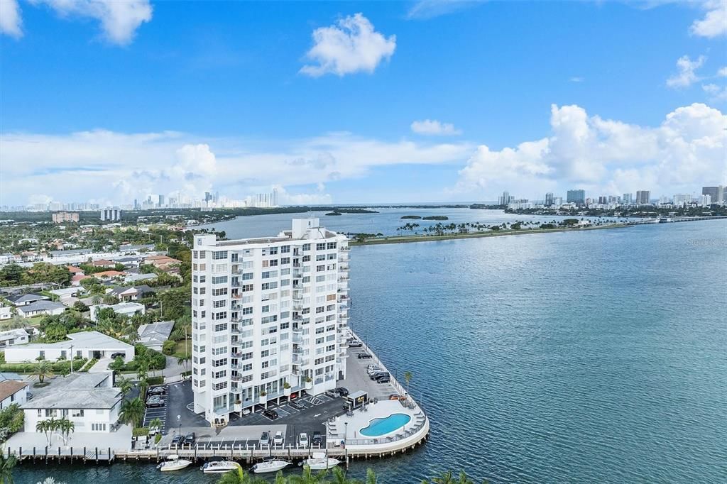 待售: $415,000 (2 贝兹, 2 浴室, 1165 平方英尺)