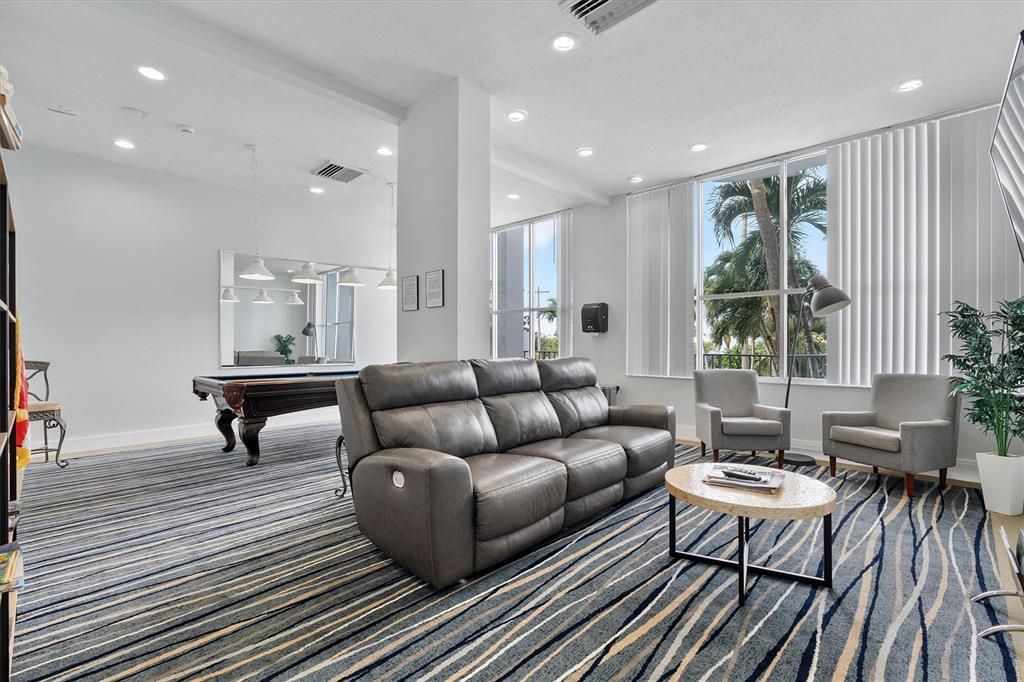 待售: $415,000 (2 贝兹, 2 浴室, 1165 平方英尺)