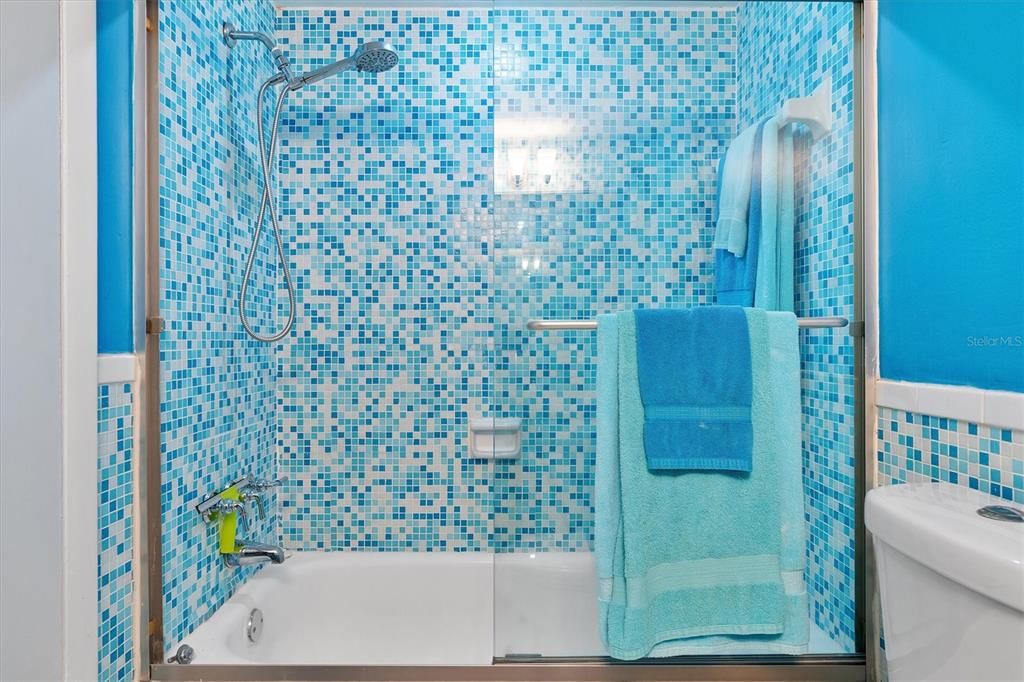 待售: $415,000 (2 贝兹, 2 浴室, 1165 平方英尺)