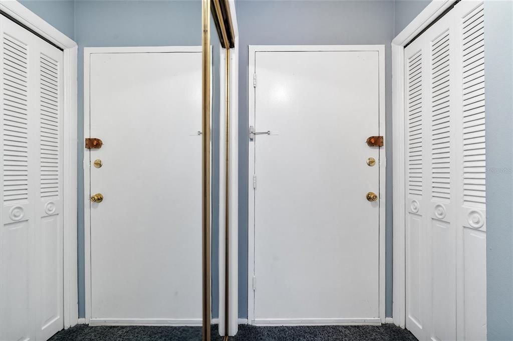 待售: $415,000 (2 贝兹, 2 浴室, 1165 平方英尺)