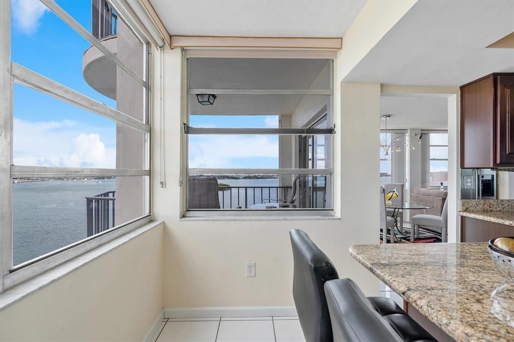 待售: $415,000 (2 贝兹, 2 浴室, 1165 平方英尺)