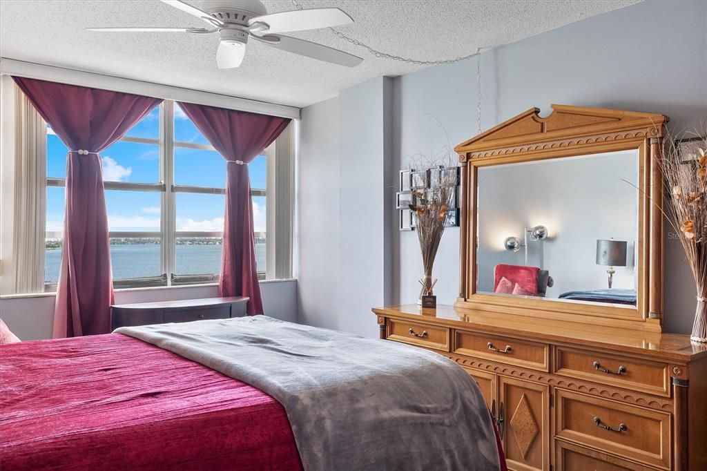 待售: $415,000 (2 贝兹, 2 浴室, 1165 平方英尺)