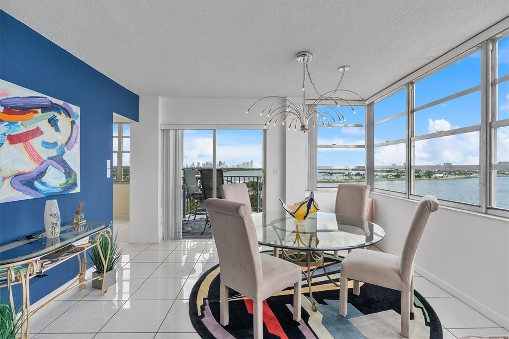 待售: $415,000 (2 贝兹, 2 浴室, 1165 平方英尺)