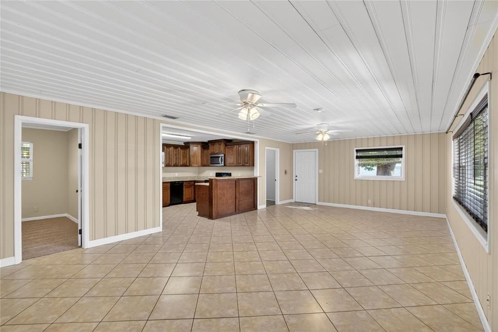 待售: $475,000 (4 贝兹, 2 浴室, 1680 平方英尺)