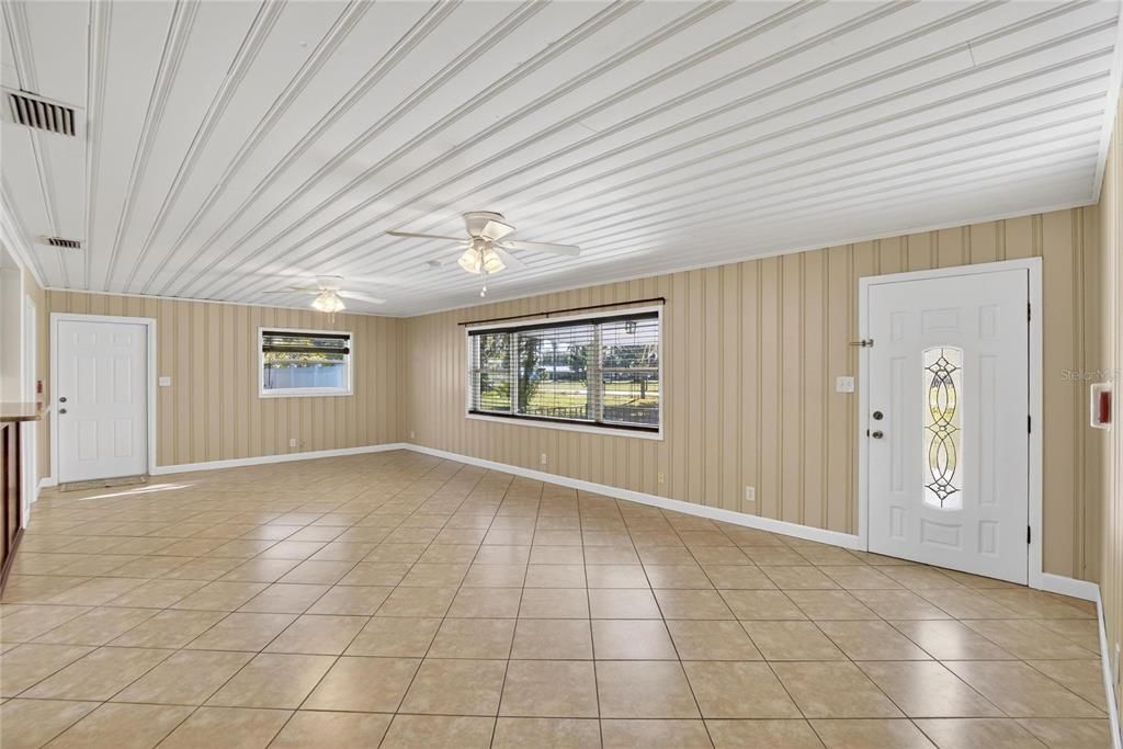 待售: $475,000 (4 贝兹, 2 浴室, 1680 平方英尺)