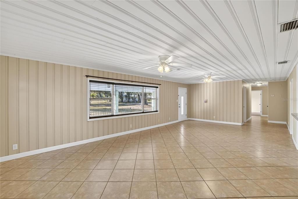 待售: $475,000 (4 贝兹, 2 浴室, 1680 平方英尺)