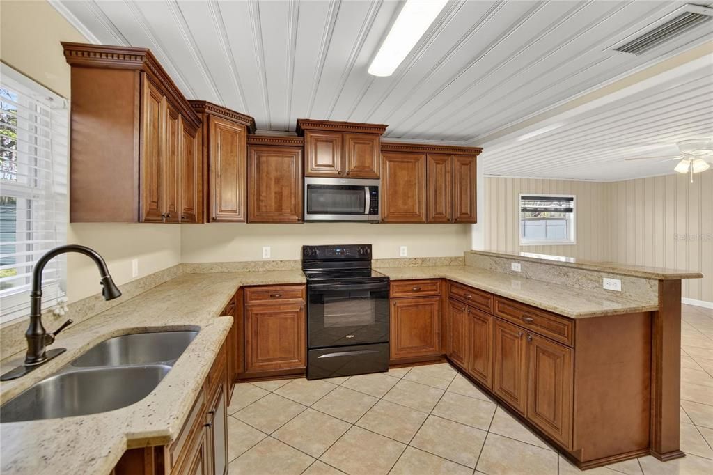 待售: $475,000 (4 贝兹, 2 浴室, 1680 平方英尺)