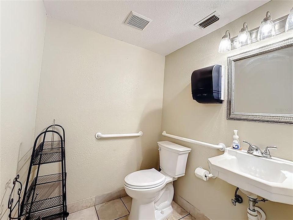 Activo con contrato: $1,299,000 (0 camas, 0 baños, 6580 Pies cuadrados)