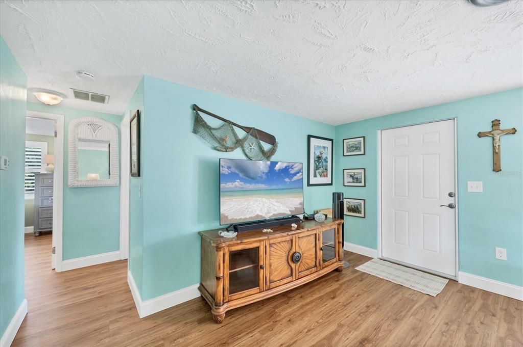 En Venta: $354,500 (2 camas, 1 baños, 960 Pies cuadrados)