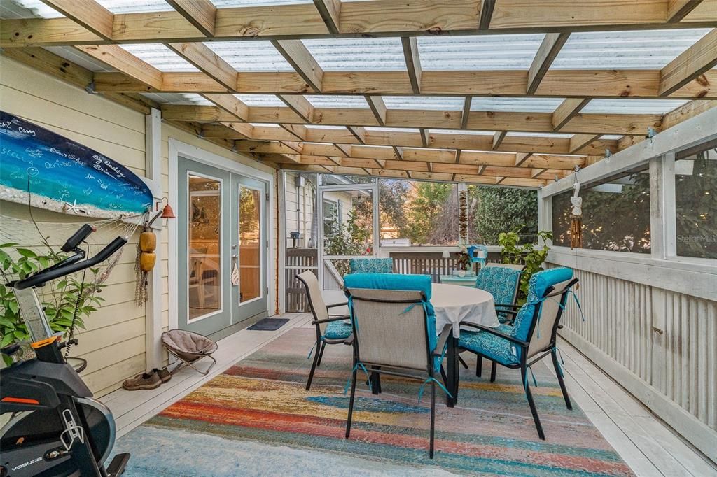 En Venta: $700,000 (4 camas, 3 baños, 2074 Pies cuadrados)