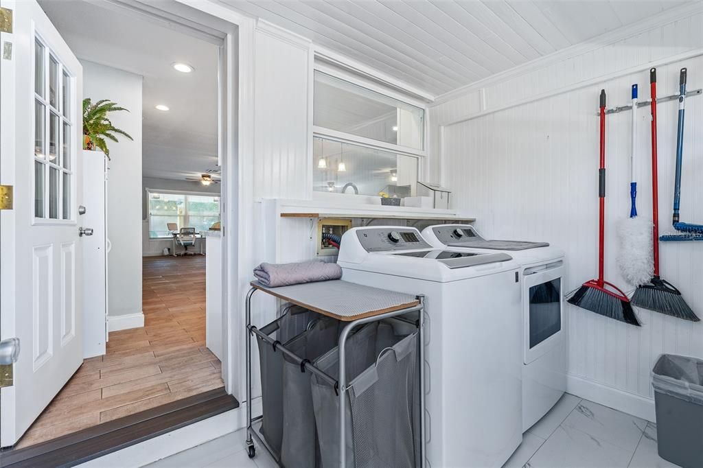 En Venta: $700,000 (4 camas, 3 baños, 2074 Pies cuadrados)