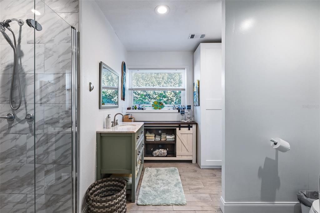 En Venta: $700,000 (4 camas, 3 baños, 2074 Pies cuadrados)