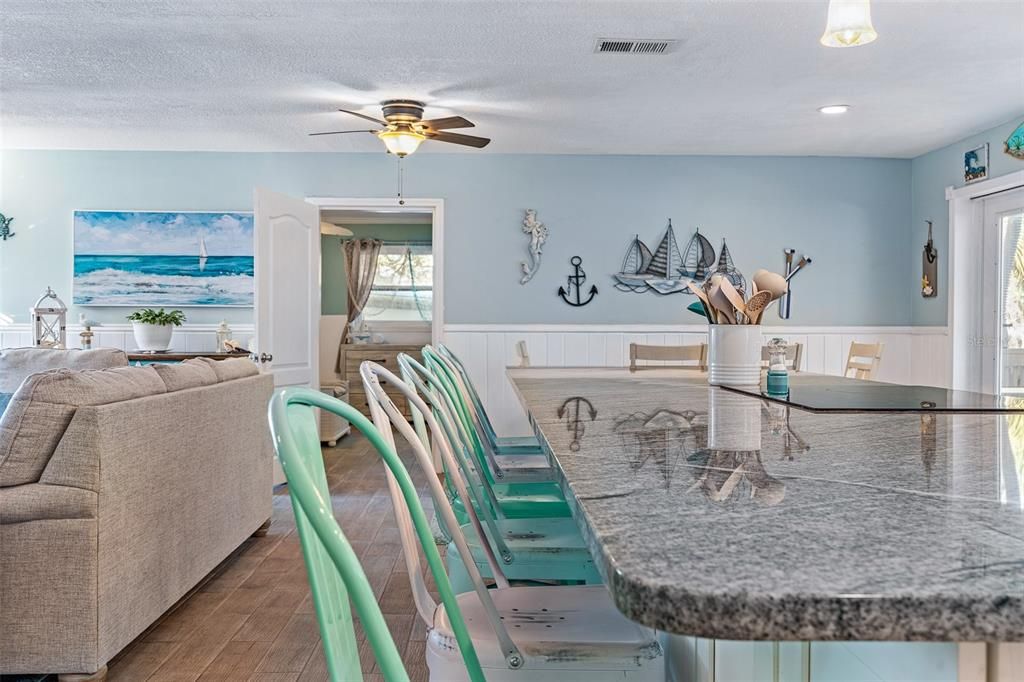 En Venta: $700,000 (4 camas, 3 baños, 2074 Pies cuadrados)