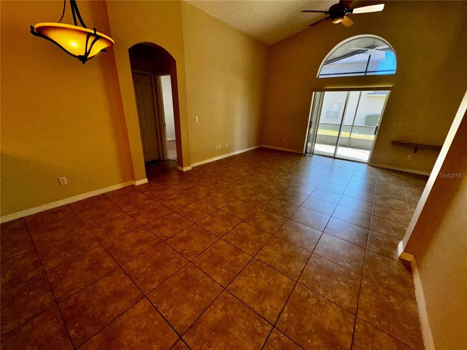 En Renta: $2,795 (4 camas, 2 baños, 1728 Pies cuadrados)