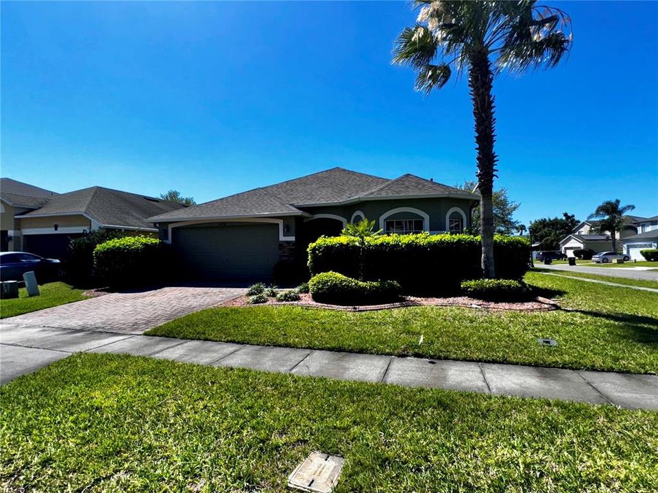 En Renta: $2,795 (4 camas, 2 baños, 1728 Pies cuadrados)