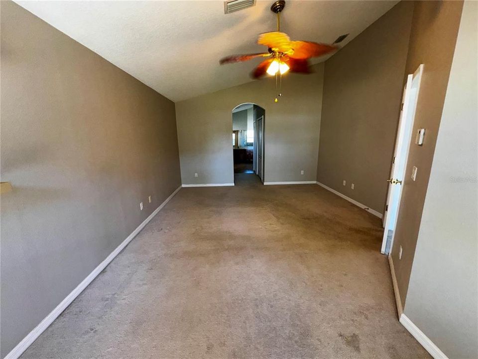 En Renta: $2,795 (4 camas, 2 baños, 1728 Pies cuadrados)