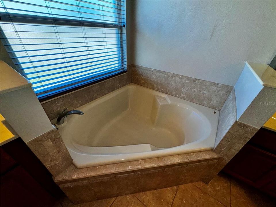 En Renta: $2,795 (4 camas, 2 baños, 1728 Pies cuadrados)