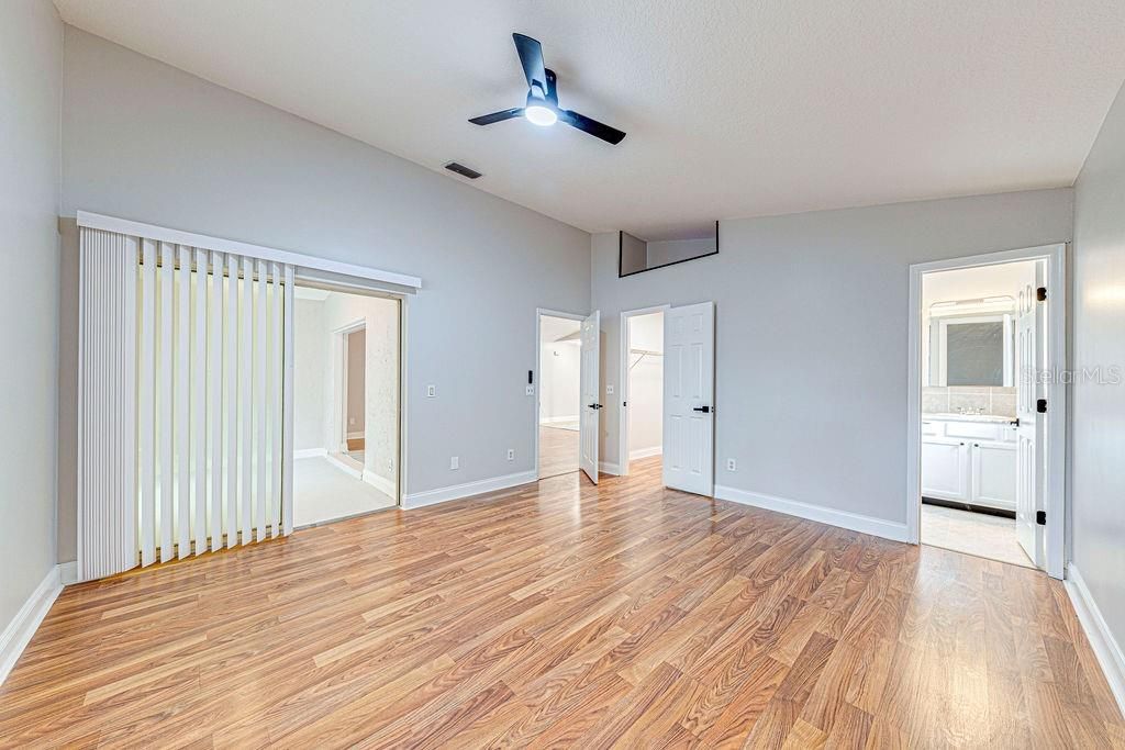 For Sale: $279,800 (3 beds, 2 baths, 1456 Square Feet)