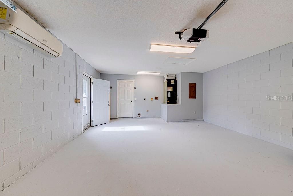 For Sale: $279,800 (3 beds, 2 baths, 1456 Square Feet)