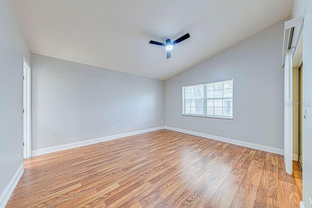 For Sale: $279,800 (3 beds, 2 baths, 1456 Square Feet)