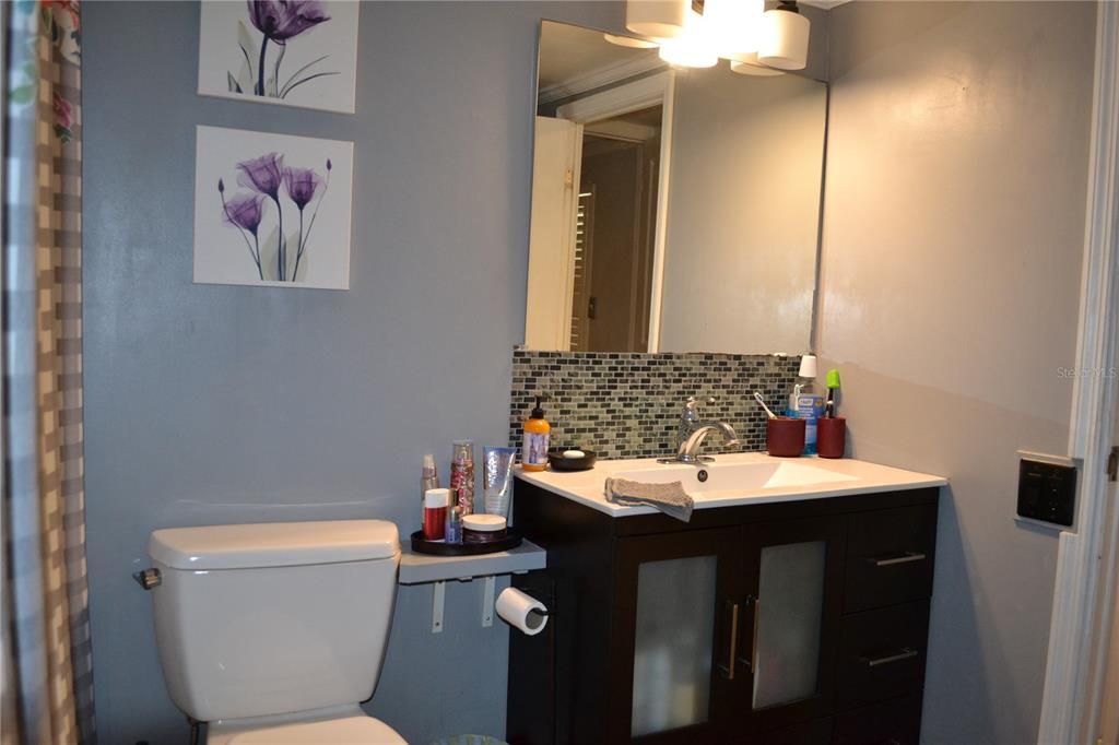 For Sale: $220,000 (5 beds, 1 baths, 1750 Square Feet)