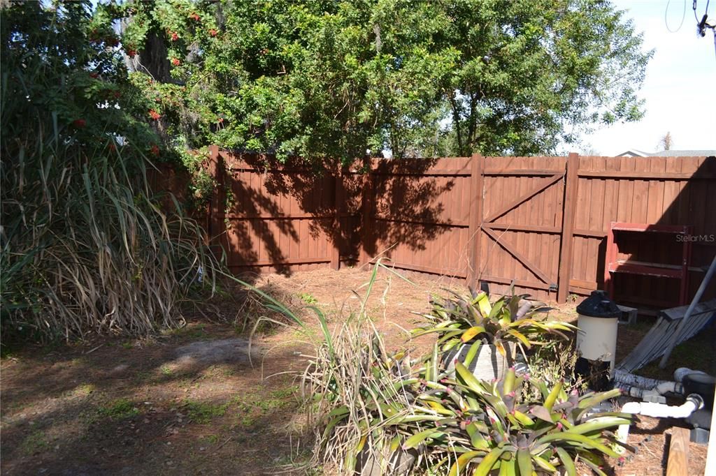 For Sale: $220,000 (5 beds, 1 baths, 1750 Square Feet)