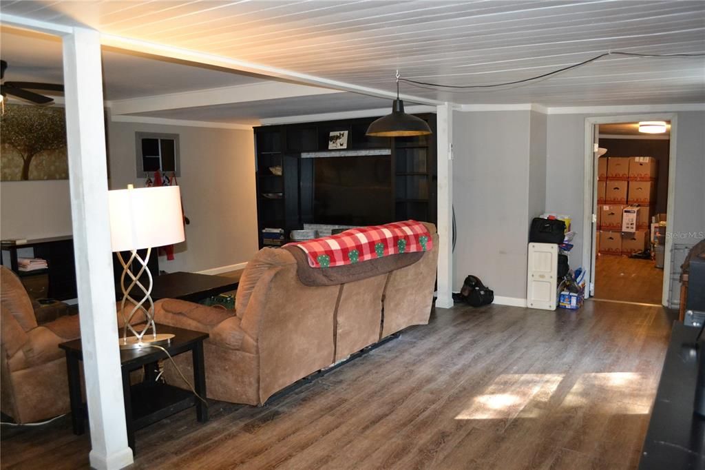 For Sale: $220,000 (5 beds, 1 baths, 1750 Square Feet)