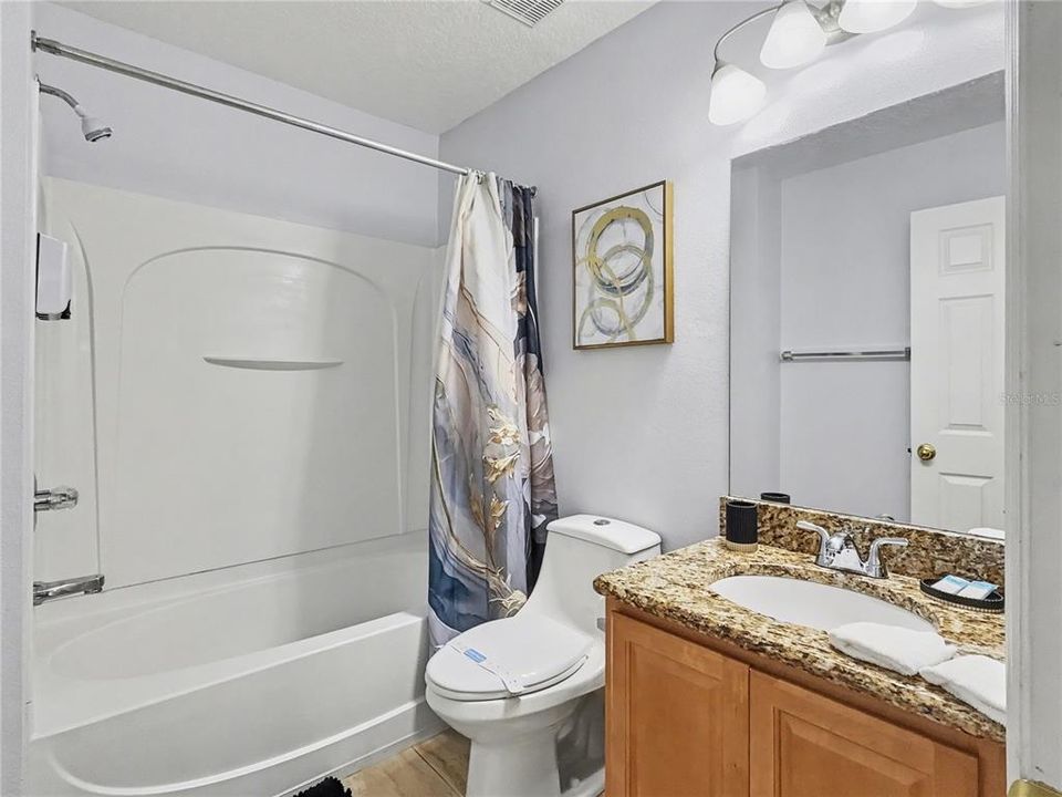 En Renta: $3,000 (5 camas, 3 baños, 3045 Pies cuadrados)