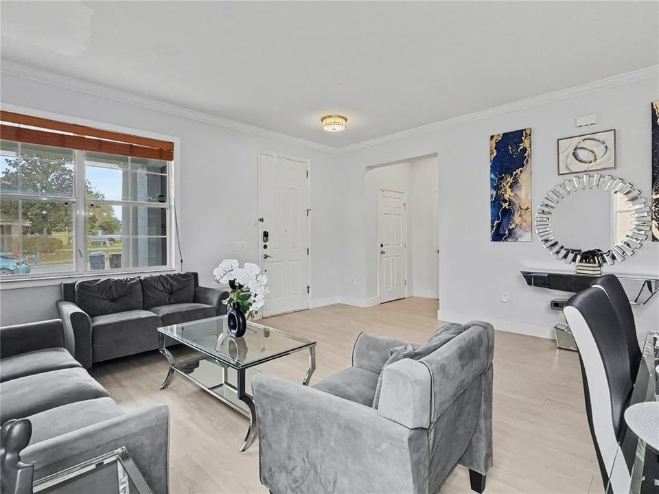 En Renta: $3,000 (5 camas, 3 baños, 3045 Pies cuadrados)