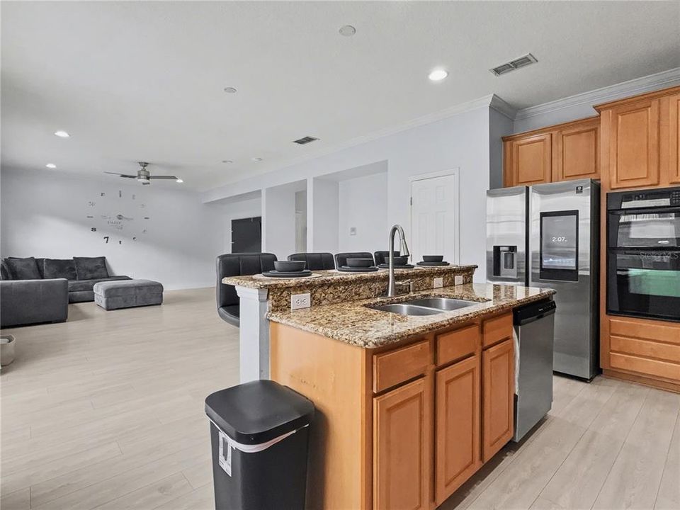 En Renta: $3,000 (5 camas, 3 baños, 3045 Pies cuadrados)