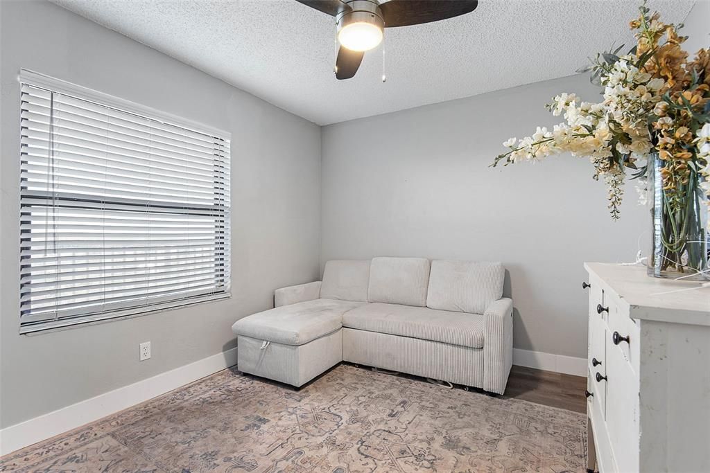 For Sale: $299,999 (2 beds, 2 baths, 873 Square Feet)