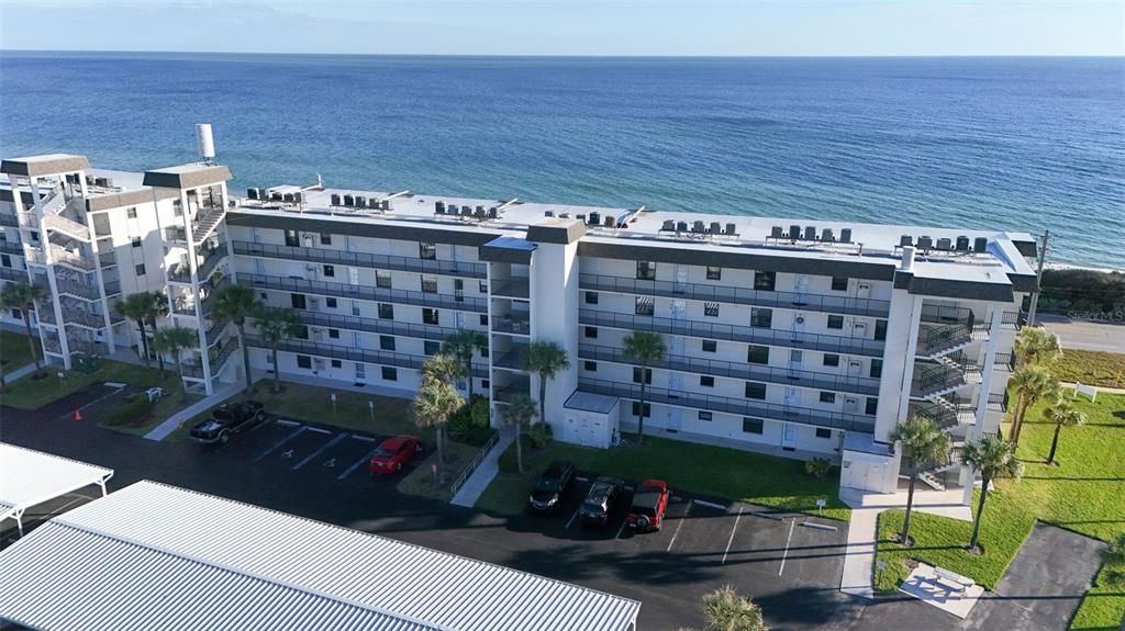 For Sale: $299,999 (2 beds, 2 baths, 873 Square Feet)