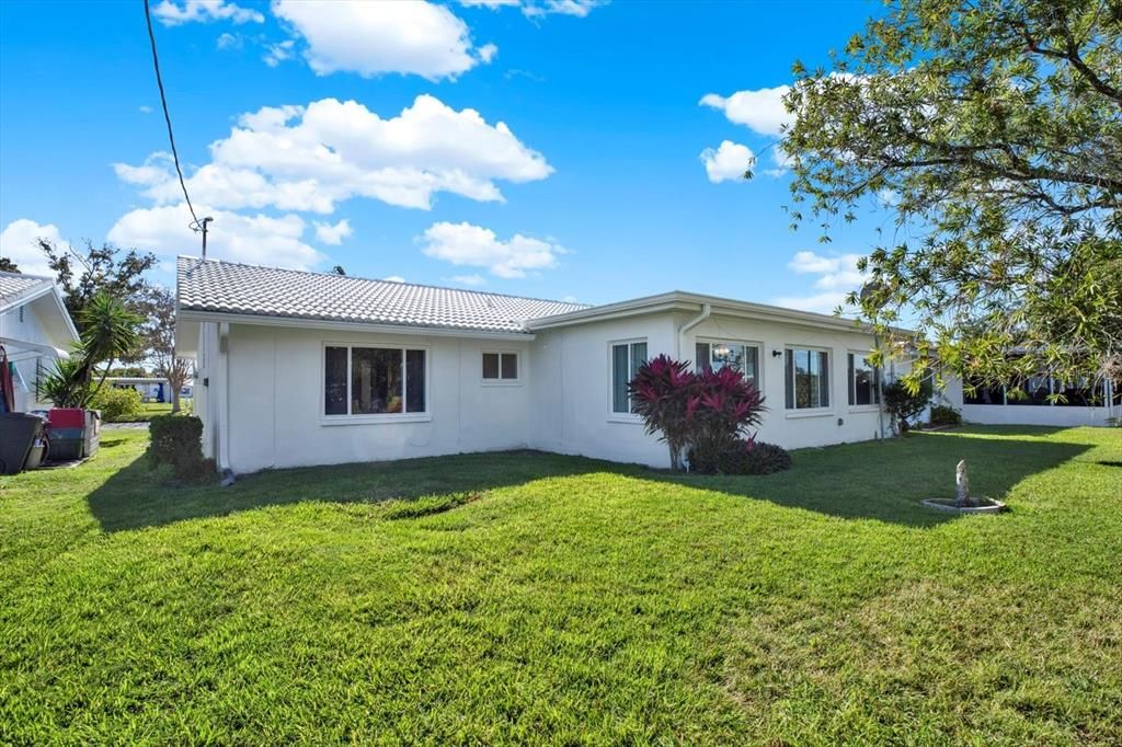 待售: $315,000 (2 贝兹, 2 浴室, 1328 平方英尺)