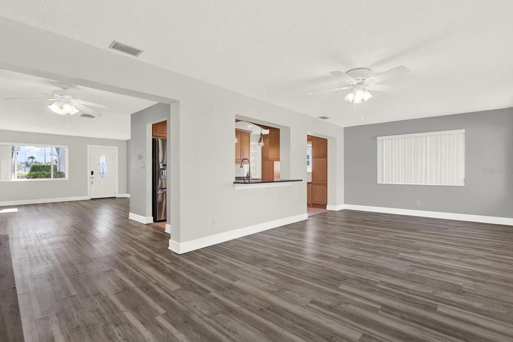 待售: $315,000 (2 贝兹, 2 浴室, 1328 平方英尺)