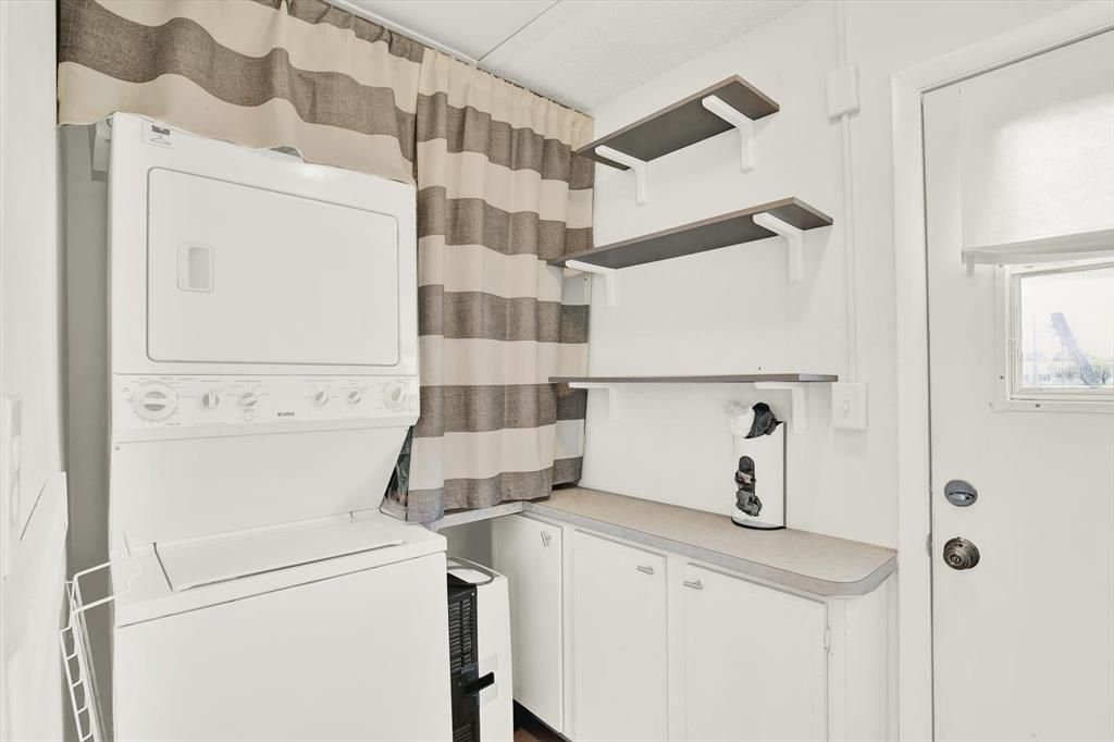 待售: $315,000 (2 贝兹, 2 浴室, 1328 平方英尺)