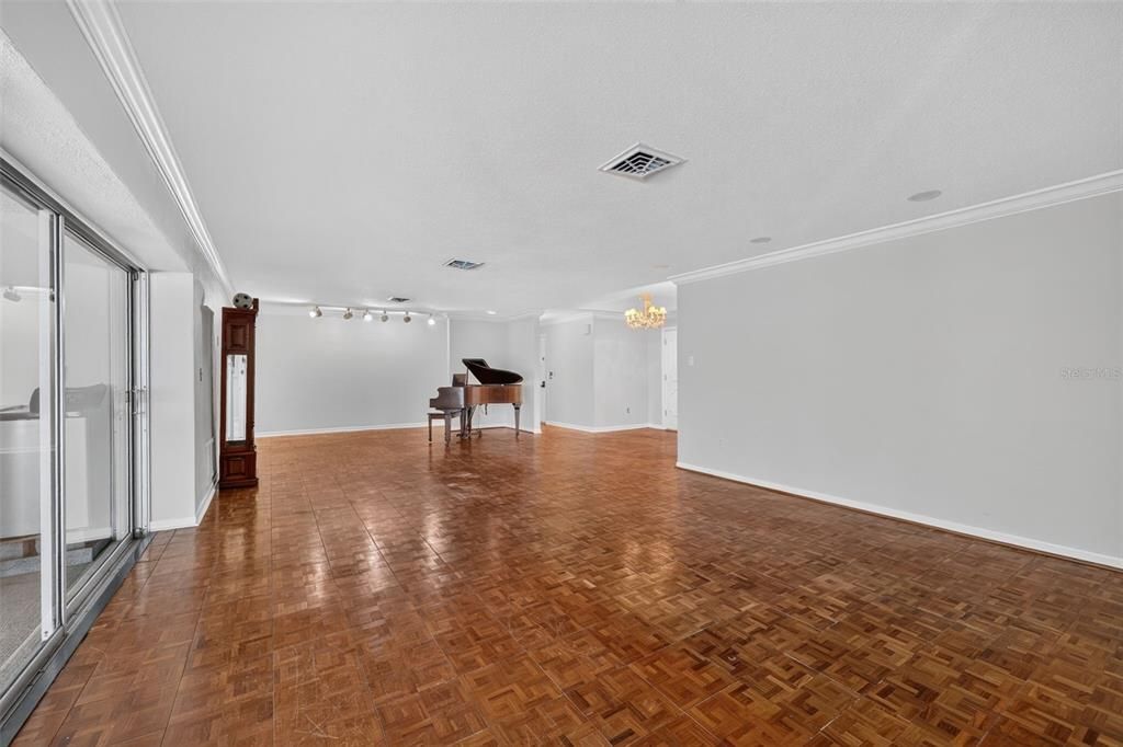 En Venta: $2,900,000 (6 camas, 4 baños, 3225 Pies cuadrados)
