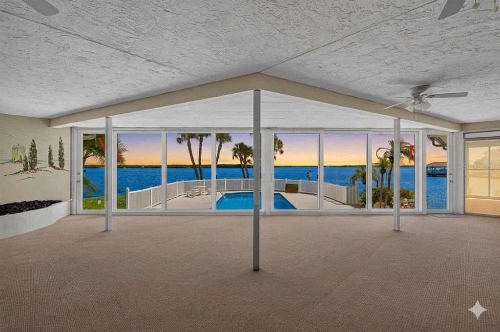 En Venta: $2,900,000 (6 camas, 4 baños, 3225 Pies cuadrados)
