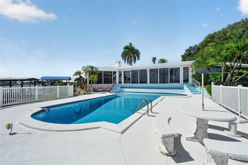 En Venta: $2,900,000 (6 camas, 4 baños, 3225 Pies cuadrados)