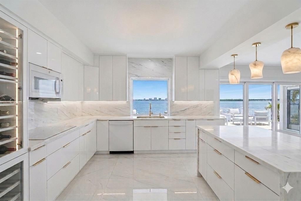 En Venta: $2,900,000 (6 camas, 4 baños, 3225 Pies cuadrados)