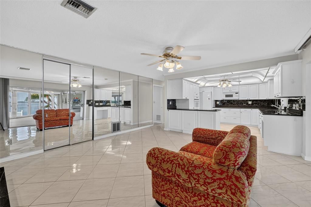En Venta: $2,900,000 (6 camas, 4 baños, 3225 Pies cuadrados)