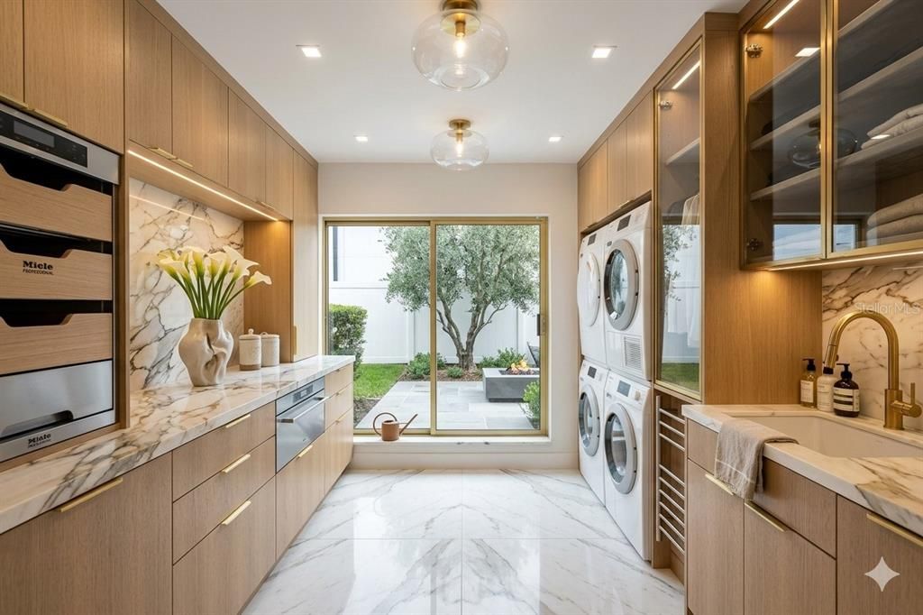 En Venta: $2,900,000 (6 camas, 4 baños, 3225 Pies cuadrados)