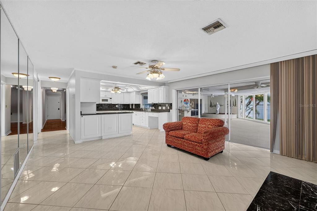 En Venta: $2,900,000 (6 camas, 4 baños, 3225 Pies cuadrados)
