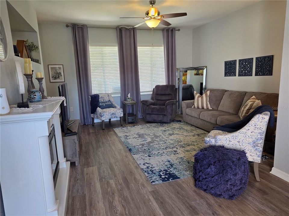 En Venta: $277,000 (2 camas, 2 baños, 1244 Pies cuadrados)